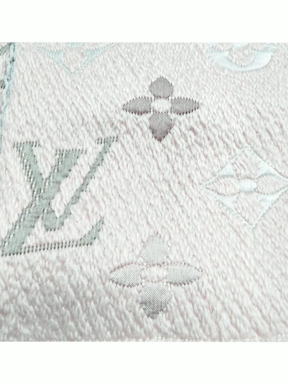 Authentic Louis Vuitton Monogram Wool Scarf Pink Fringe - Picture 9 of 10